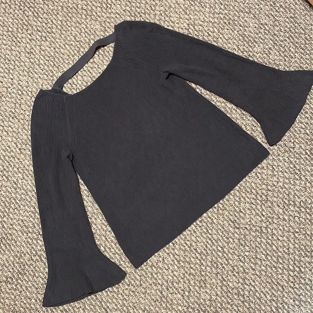 ⭐️5/$15⭐️ Loft Ann Taylor grey with blue tint bell sleeve sweater